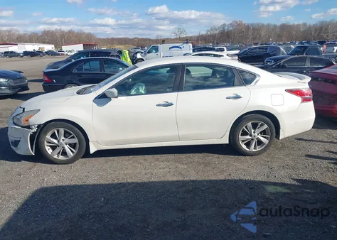2015 Nissan Altima 2.5 Sv z USA, uszkodzony, nr VIN 1N4AL3AP0FC206893